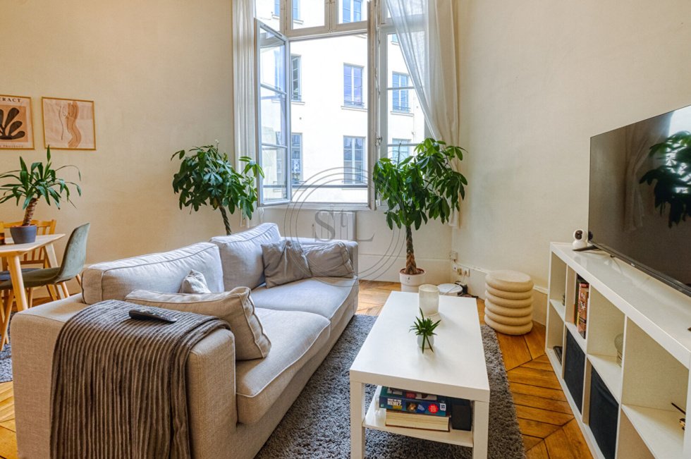 Quiet Saint Louis Neighborhood Charming In Versailles, île De France