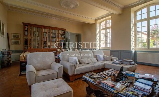 Castle for Sale in Monflanquin, Nouvelle-Aquitaine, France