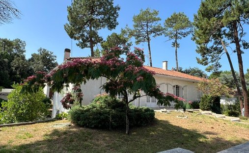 House in Saint-Georges-de-Didonne, Nouvelle-Aquitaine, France 1