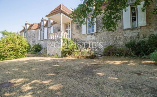 Castle for Sale in Monflanquin, Nouvelle-Aquitaine, France