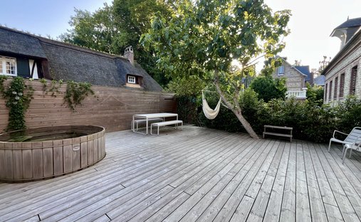 Castle for Sale in Veules-les-Roses, Normandy, France