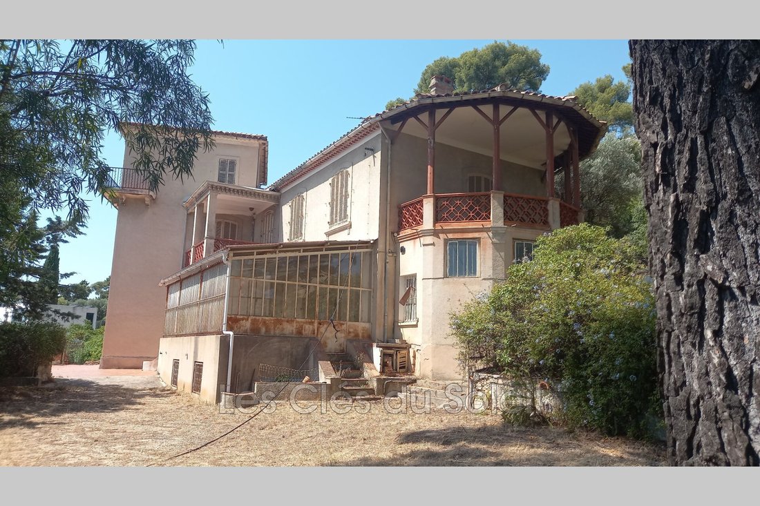 Villa in Toulon, Provence-Alpes-Côte d'Azur, France 2 - 16076961