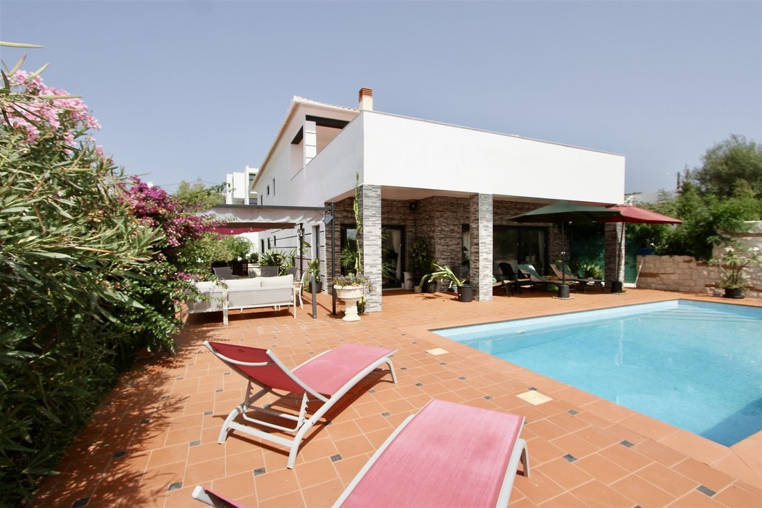 House in Mexilhoeira Grande, Algarve, Portugal 1 - 16126092