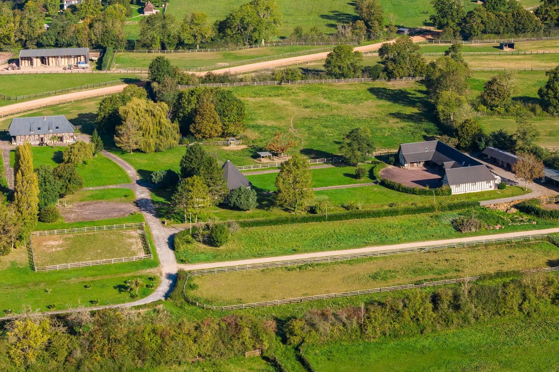 Château des Rêves: A Norman Equestrian Legacy in Beuvron-en-Auge’s Golden Hills