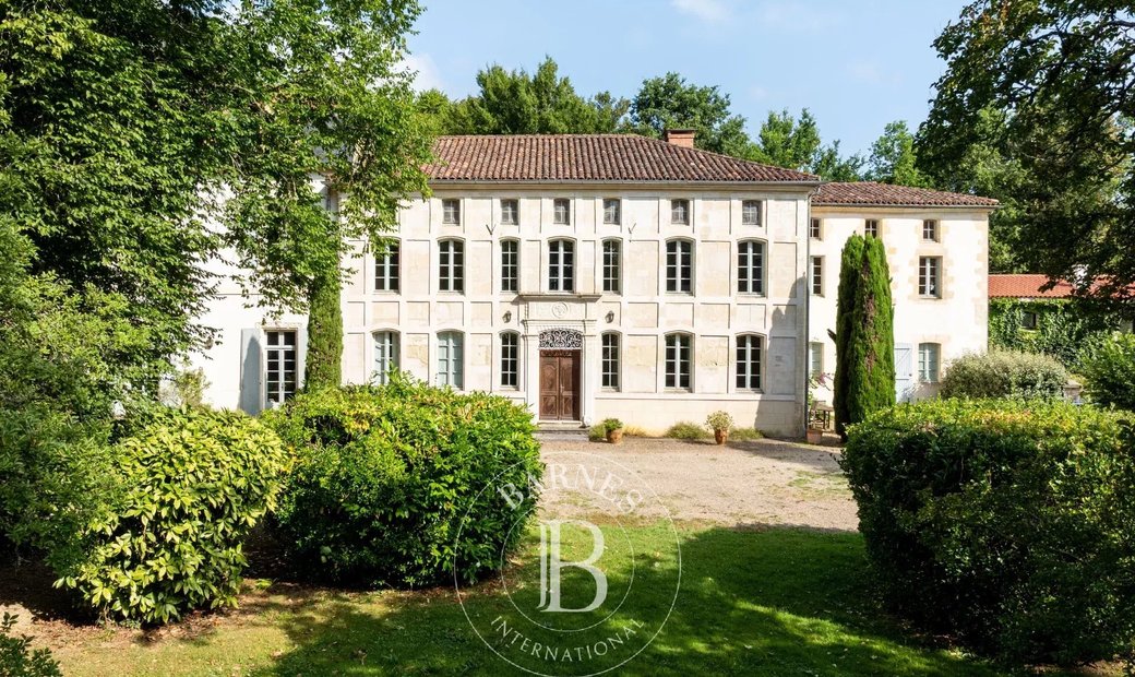 Les Landes, 700 M² Château, 45 Minutes From The Beaches