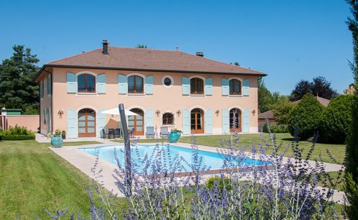 Villa in Échenevex, Auvergne-Rhône-Alpes, France 1