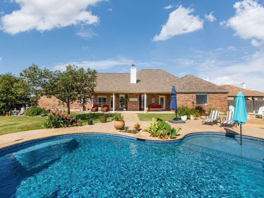 House in Hutto, Texas, United States 3 - 16128137