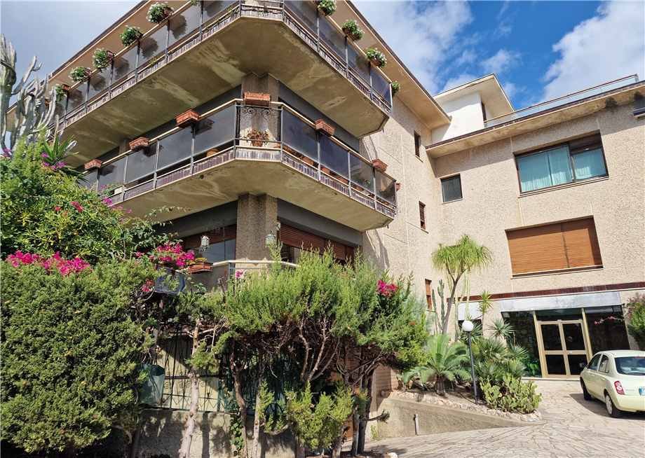 Apartment in Annunziata-Giostra-Paradiso, Messina, Sicily 3 - 16127754