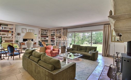 Castle for Sale in Auxerre, Bourgogne-Franche-Comté, France