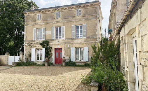 Estate in Grissais-Gros Noyer, Fontenay-le-Comte, France 1