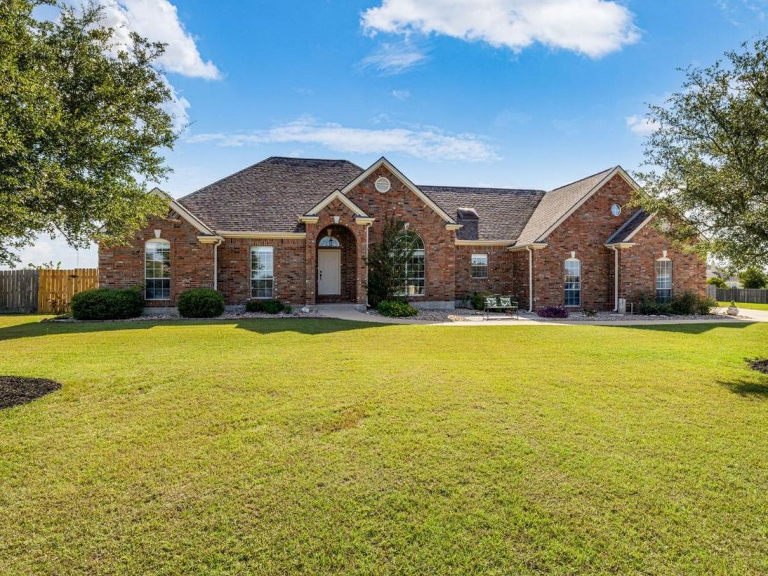 House in Hutto, Texas, United States 2 - 16128137