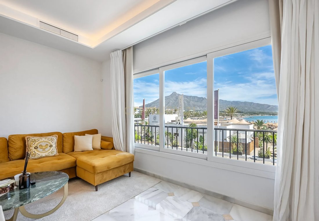 Apartment in Puerto Banus, Marbella, Spain 2 - 16128179