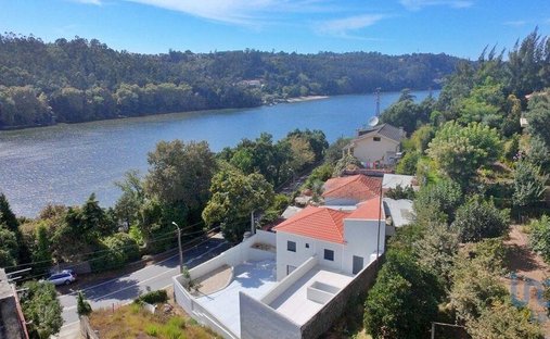 Townhouse in Gondomar (Sao Cosme), Valbom e Jovim, Porto District, Portugal 1