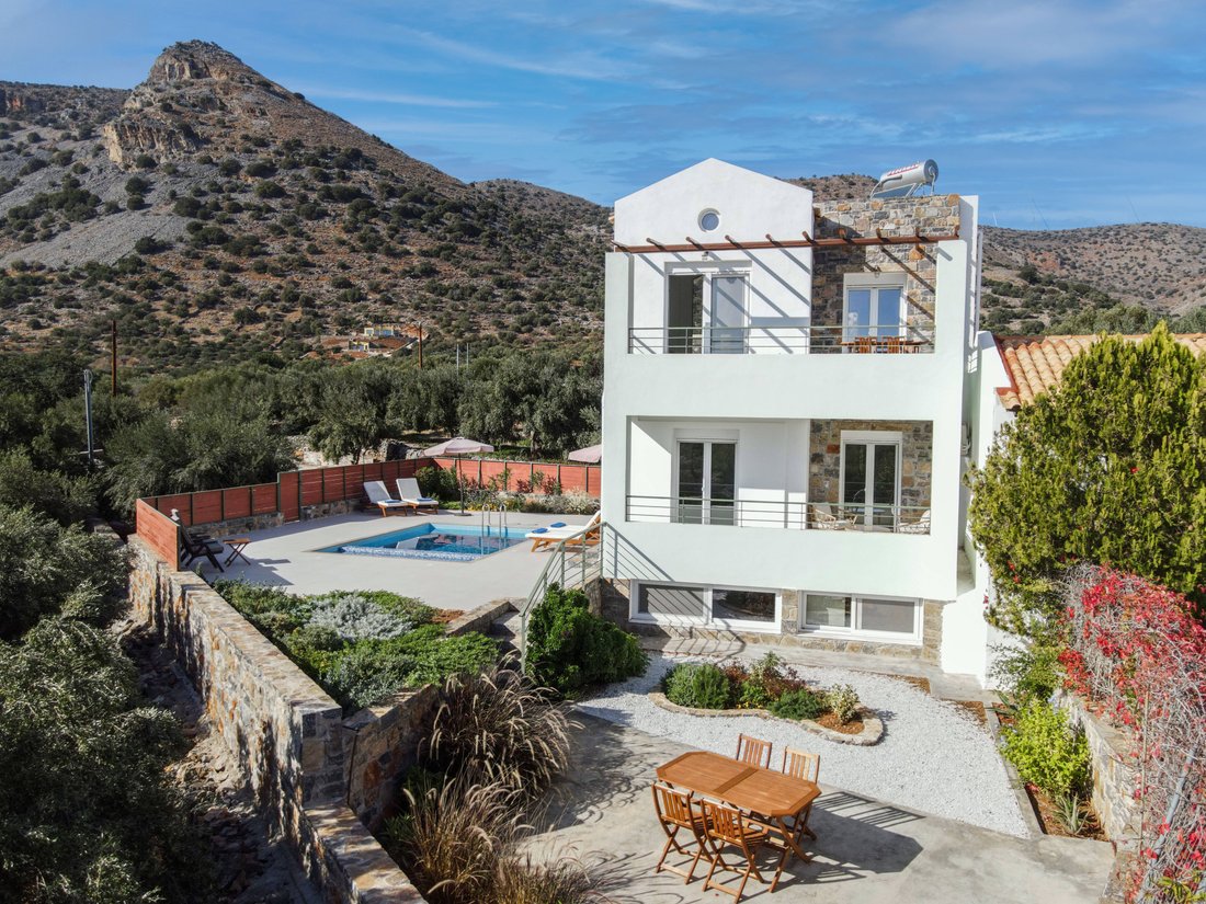 Villa in Community of Elounta, Agios Nikolaos Municipal Unit, Greece 2 - 15904157