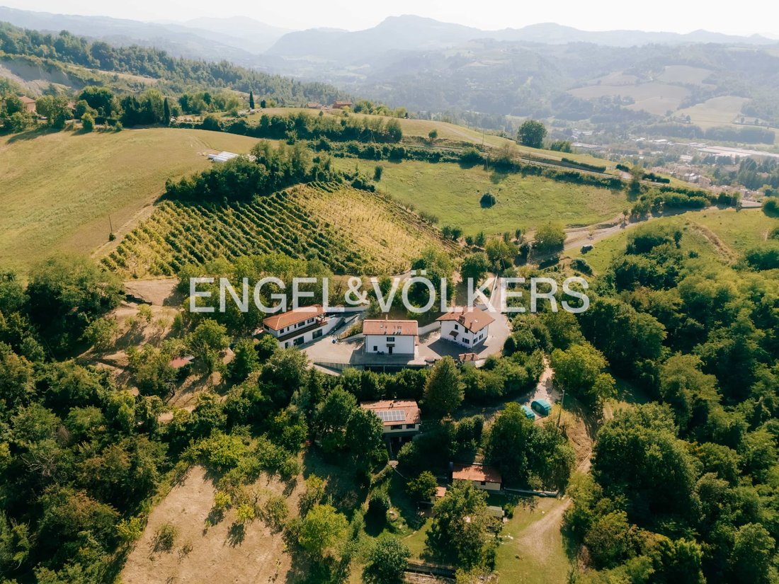 Villa in Pianoro, Emilia-Romagna, Italy 1 - 16133724