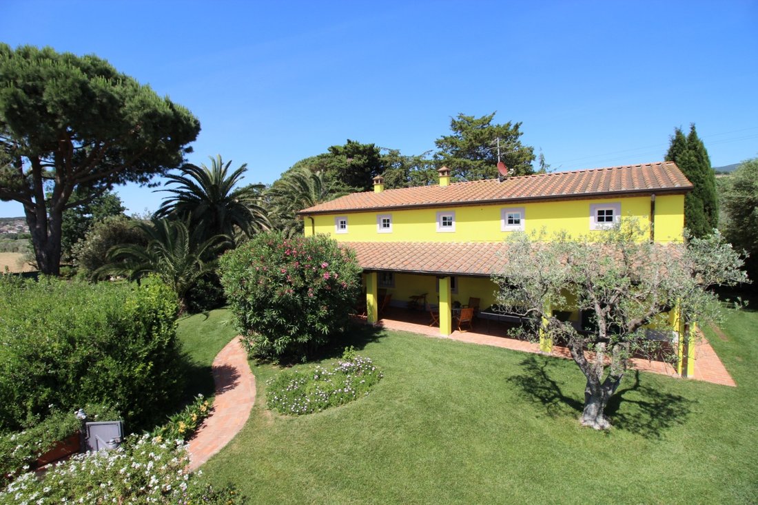 Villa in San Vincenzo, Tuscany, Italy 1 - 16135279