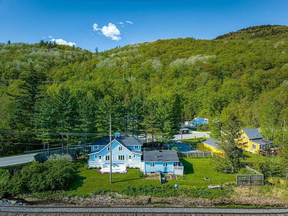 Apartment in East Angus, Quebec, Canada 1 - 15738902