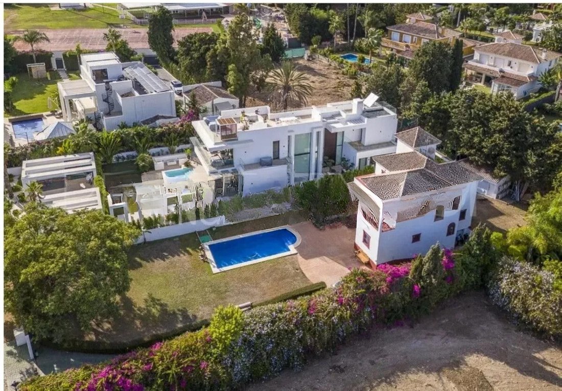 Villa in Guadalmina Baja, San Pedro de Alcantara, Spain 1 - 16129812