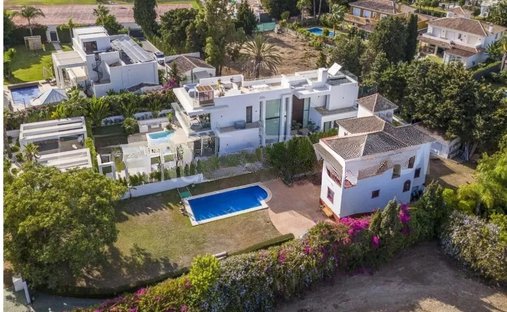 Villa in Guadalmina Baja, San Pedro de Alcantara, Spain 1