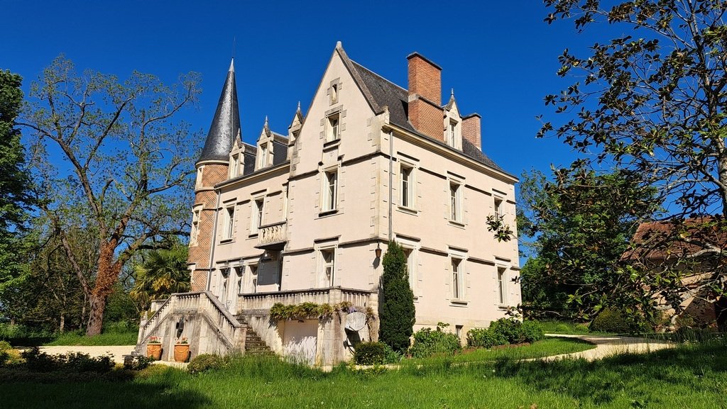 Château des Rêves: A Neo-Renaissance Jewel in Auvergne’s Golden Valley