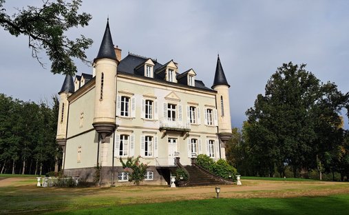 Castillo en Cité Bretonnie-Chatelet-Favieres-Conches, Montluçon, Francia 1