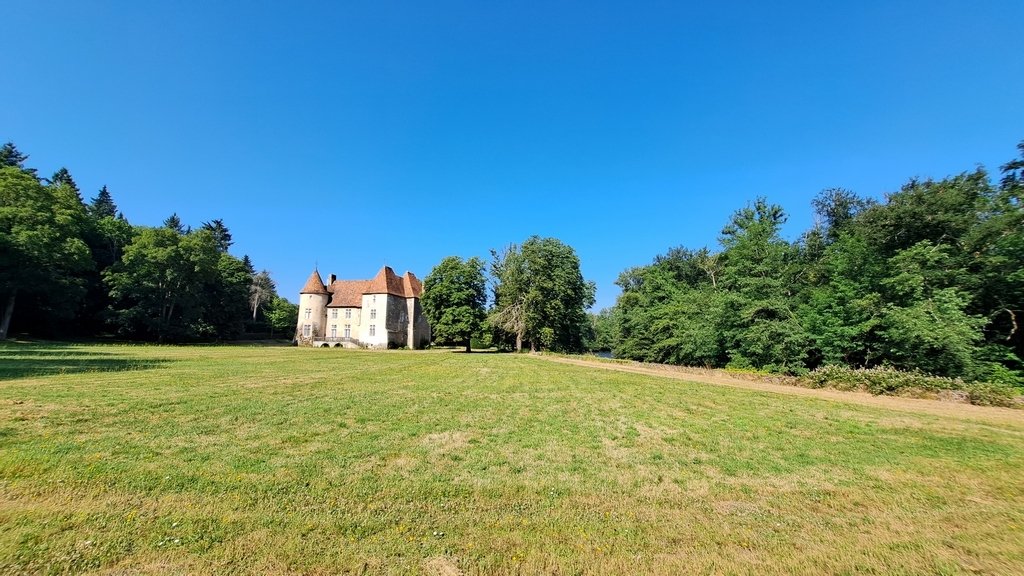 Whispers of the Sioule: A 13th-Century Castle’s Timeless Embrace