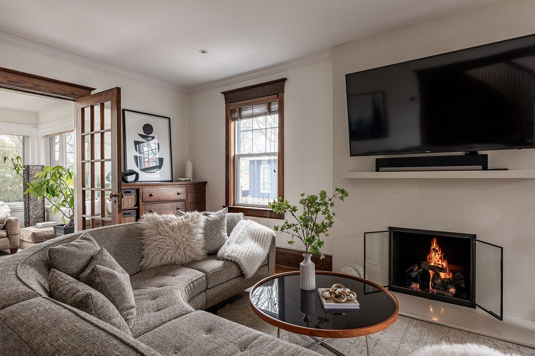 House in Aurora, Ontario, Canada 4 - 16131930