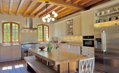 Stunning Château In Gironde With Its Landscaped Park And Breathtaking Views Of The Countryside