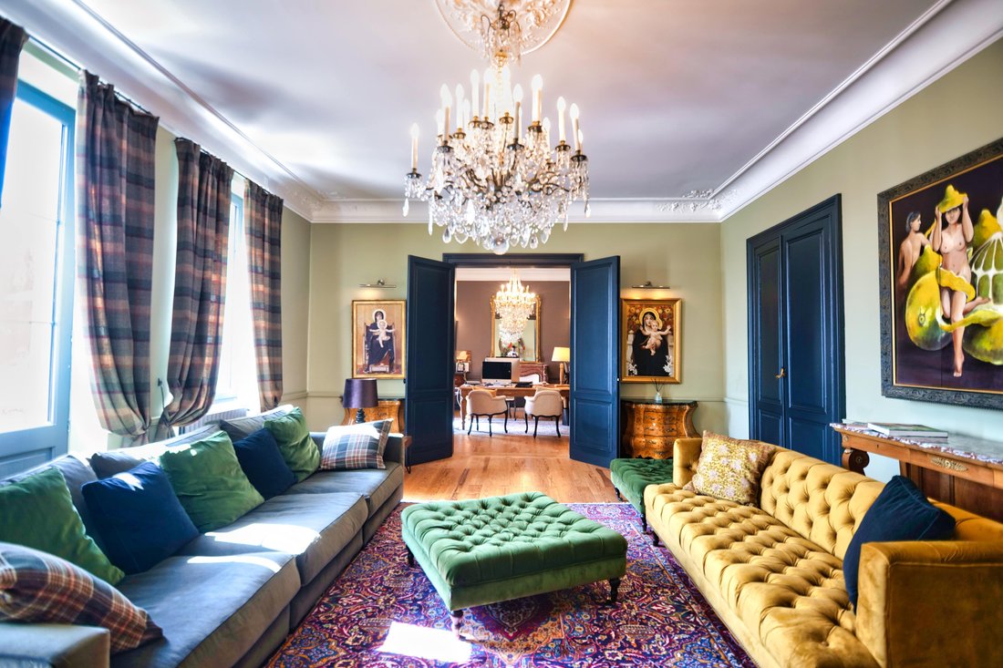 A Napoleonic Dream: Bordeaux’s Whispering Château Between Vine & Sky