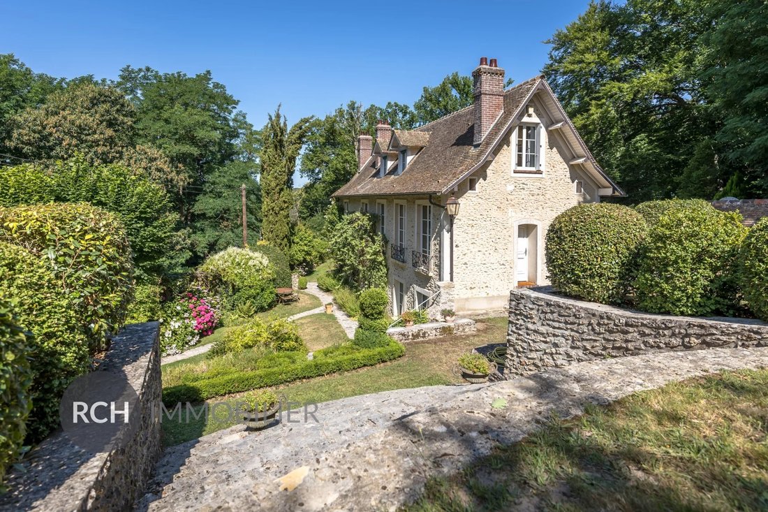 House in Grosrouvre, Ile-de-France, France 3 - 16133832