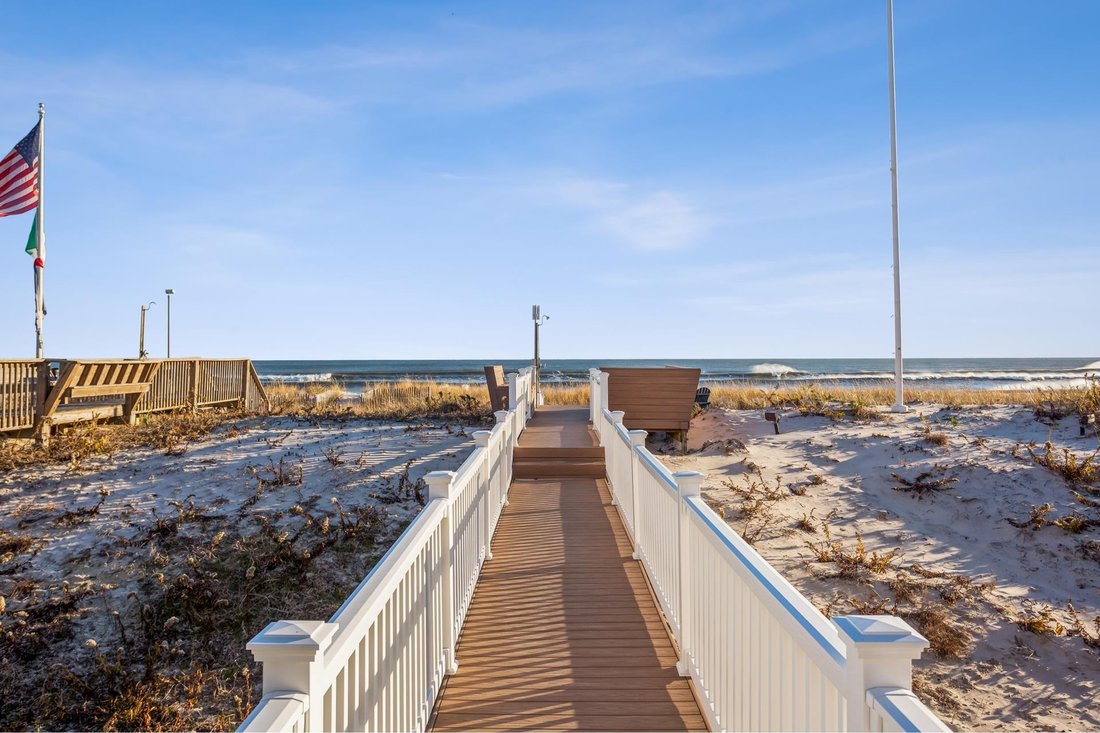 Westhampton Beach, New York, United States 2 - 15877929