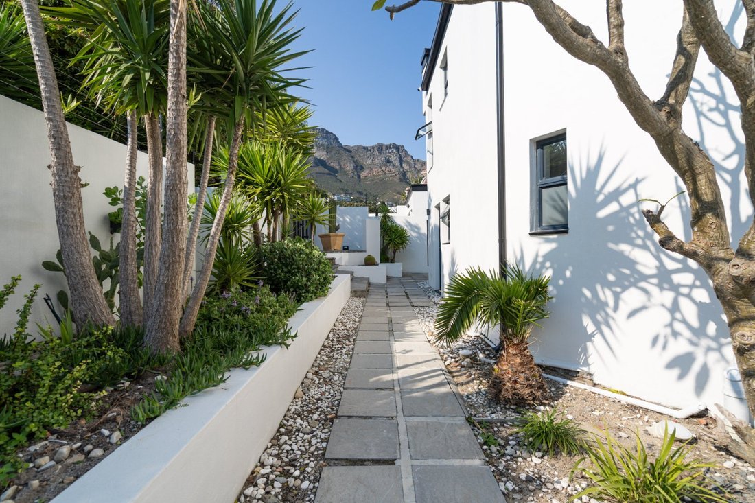 House in Bakoven, Cape Town, South Africa 5 - 16131589
