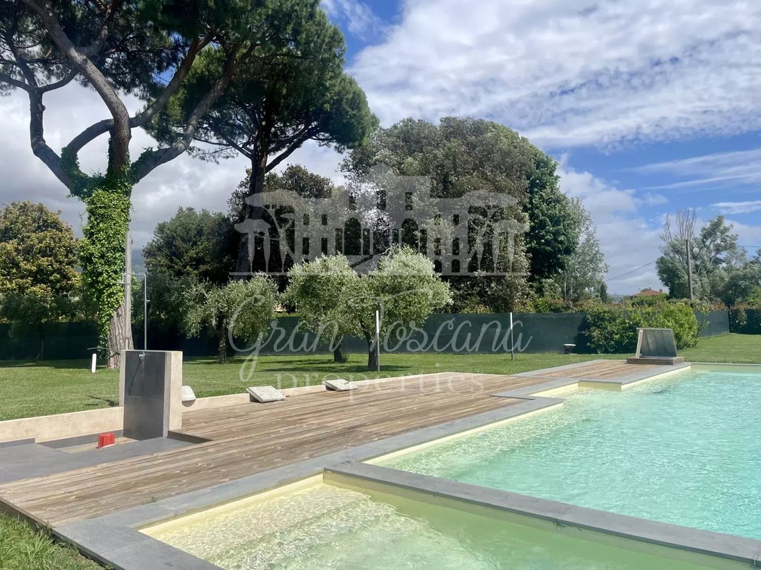 Villa in Pietrasanta, Tuscany, Italy 3 - 16130404