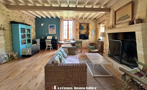 Castle for Sale in Langoiran, Nouvelle-Aquitaine, France