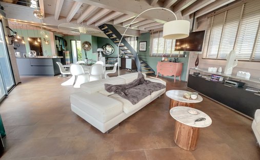 Villa in Drumettaz-Clarafond, Auvergne-Rhône-Alpes, France 1