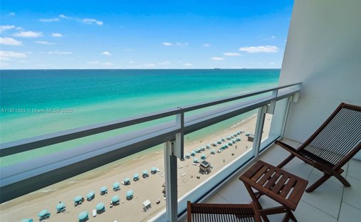 Condo in Miami Beach, Florida, United States 1