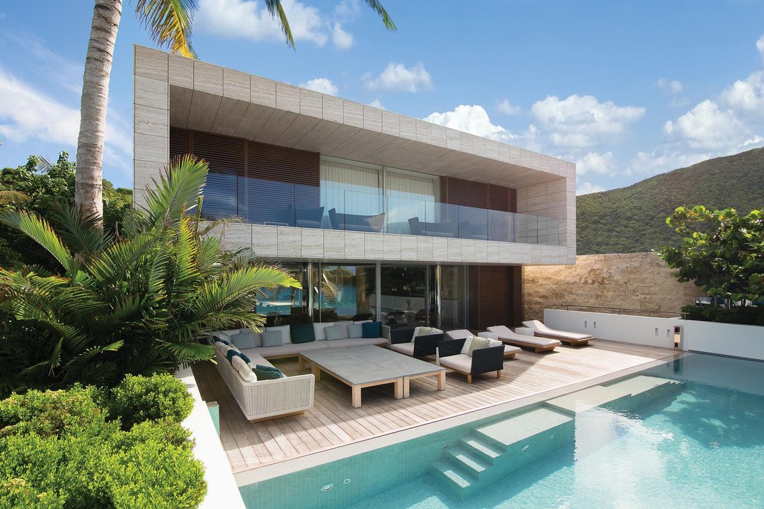Saint Barthélemy, United States 4 - 12419287