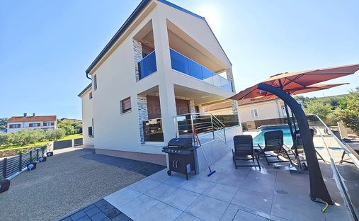 House in Malinska, Primorje-Gorski Kotar County, Croatia 1
