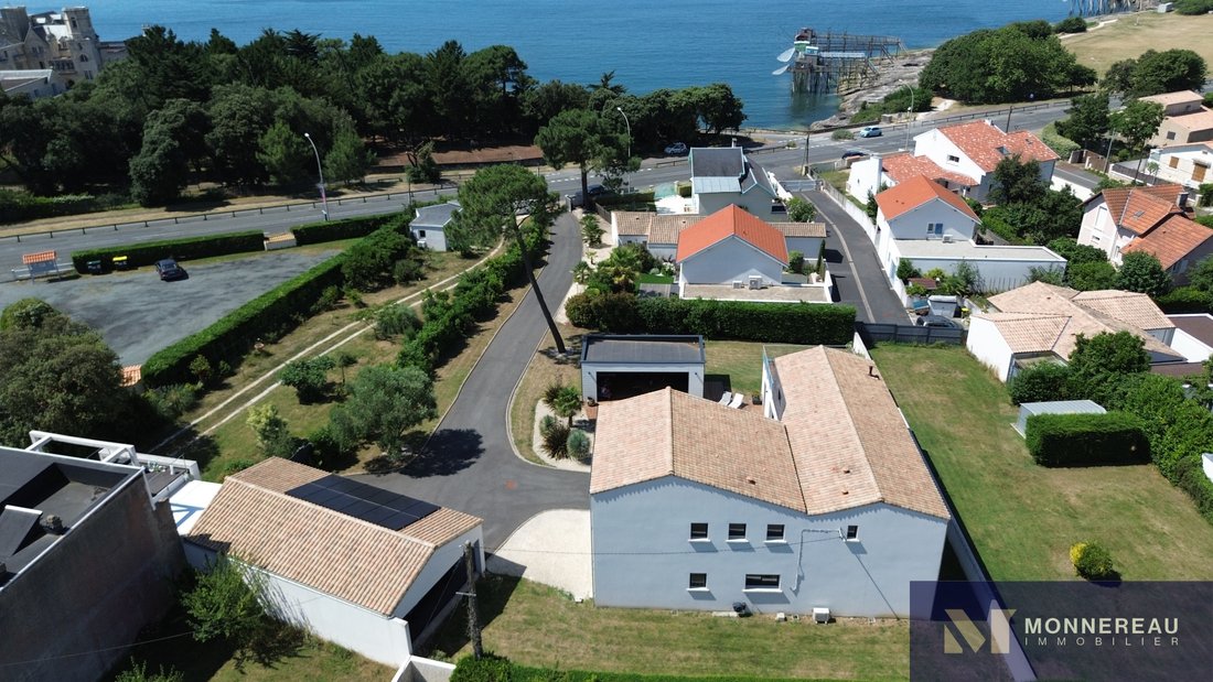 Villa in Saint-Palais-sur-Mer, Nouvelle-Aquitaine, France 1 - 16131229