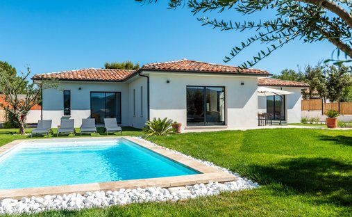 House in Centre Ville, Castries, France 1