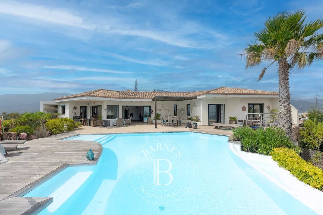 Villa in Porto-Vecchio, Corsica, France 2 - 16130728