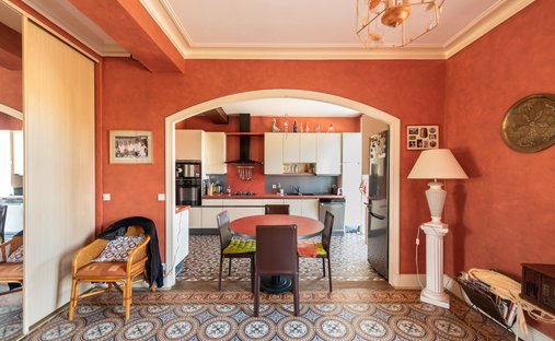 Castle for Sale in Villefranche-sur-Saone, Auvergne-Rhône-Alpes, France