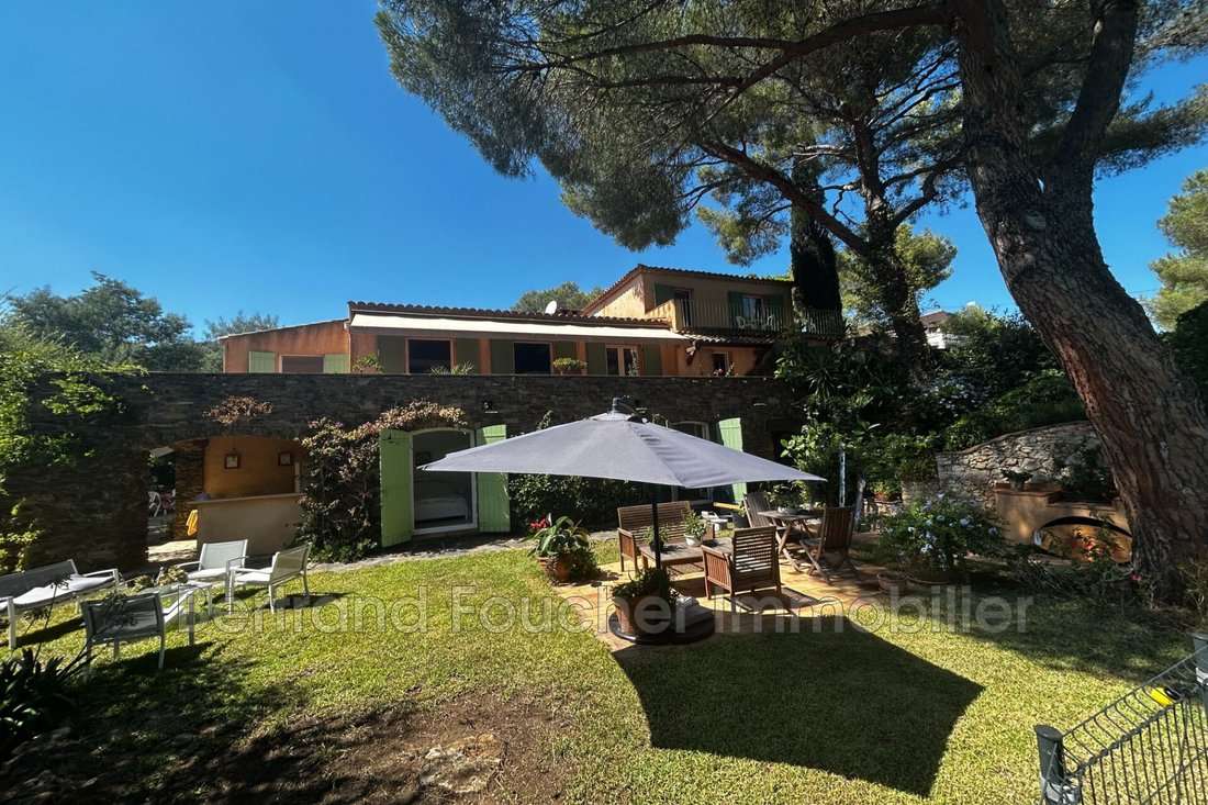 Villa in Sud, Cavalaire-sur-Mer, France 2 - 16131093