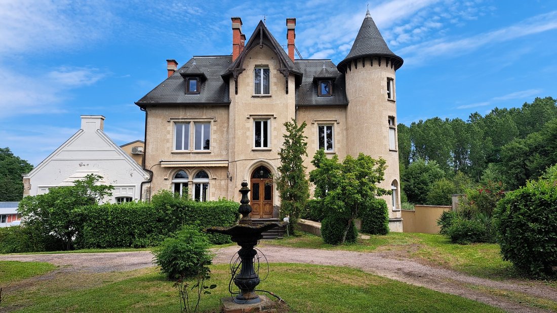 La Tour des Rêves: A Neo-Gothic Masterpiece in Auvergne’s Heart