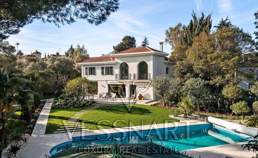 Villa in Antibes, Provence-Alpes-Côte d'Azur, France 1