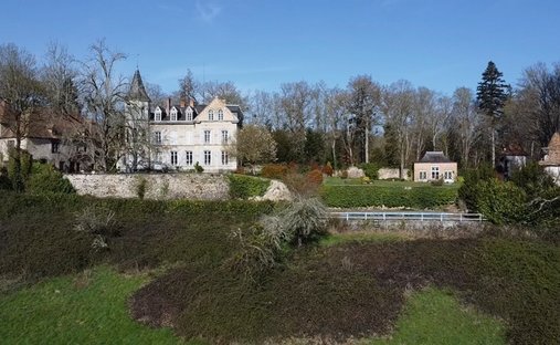 Schloss in Thiers, Auvergne-Rhone-Alpen, Frankreich 1