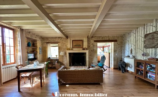 Castle for Sale in Langoiran, Nouvelle-Aquitaine, France