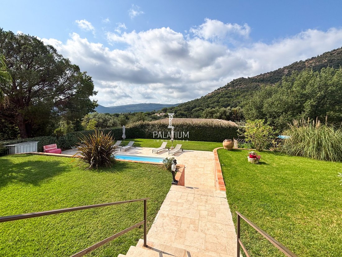 Villa in Le Plan-de-la-Tour, Provence-Alpes-Côte d'Azur, France 3 - 16111897