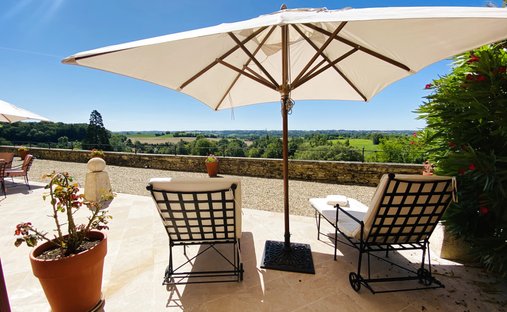 Castle for Sale in Monségur, Nouvelle-Aquitaine, France