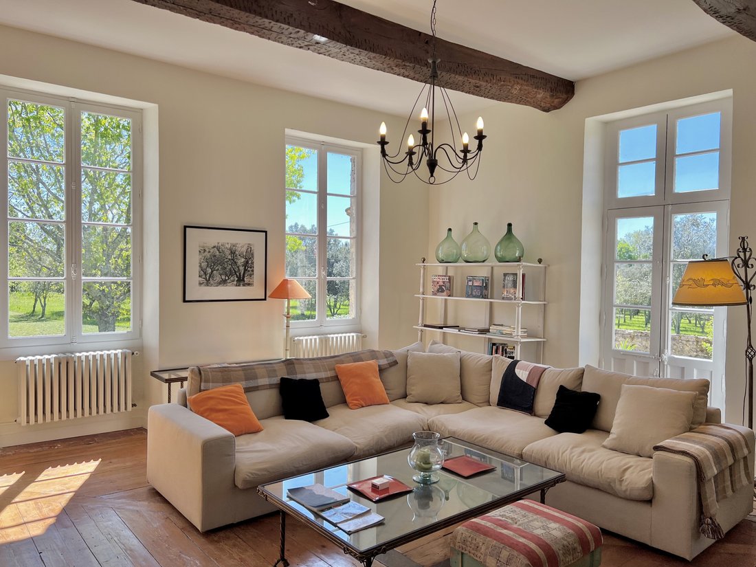 Le Rêve Aquitain: A Castle of Timeless Elegance Near Bordeaux